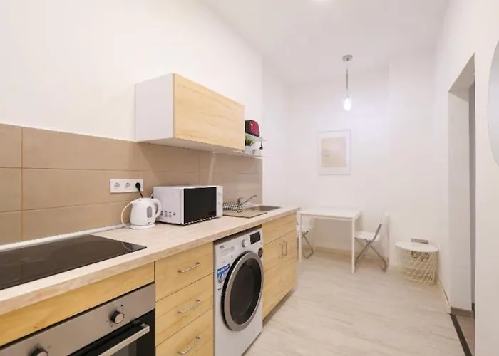 2 Bedroom Flat In Nyar Str., Boutique *
