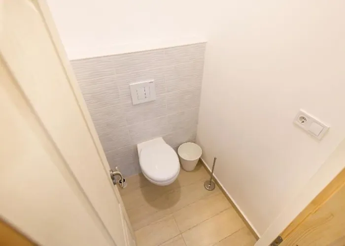 2 Bedroom Flat In Nyar Str., Boutique * بودابست