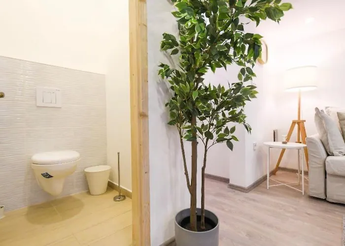 شقة 2 Bedroom Flat In Nyar Str., Boutique بودابست