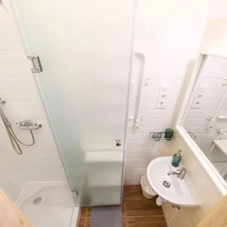 2 Bedroom Flat In Nyar Str., Boutique *