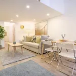 2 Bedroom Flat In Nyar Str., Boutique דירה בודפשט