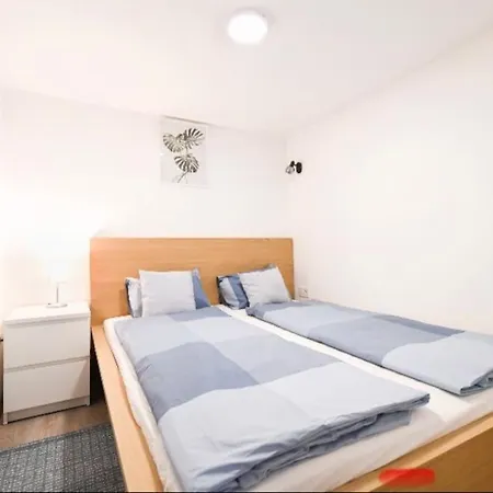 דירה 2 Bedroom Flat In Nyar Str., Boutique *