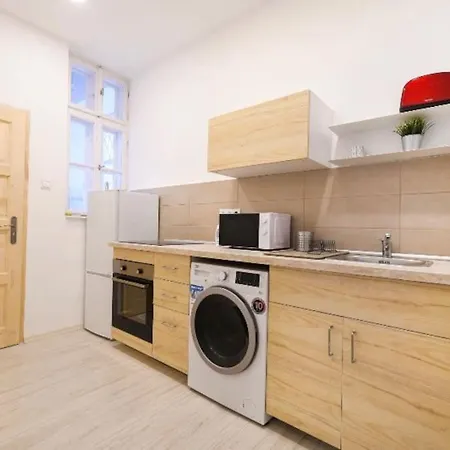 2 Bedroom Flat In Nyar Str., Boutique * בודפשט