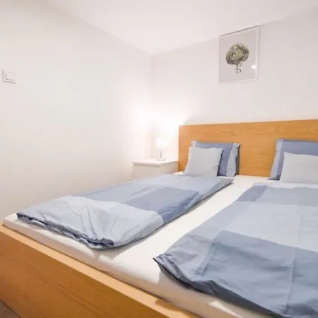 2 Bedroom Flat In Nyar Str., Boutique