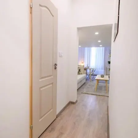 2 Bedroom Flat In Nyar Str., Boutique Budapest
